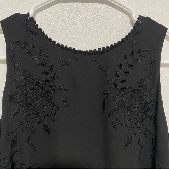 White House Black Market Black Embroidered Shell Sleeveless Top - Picture 5 of 8